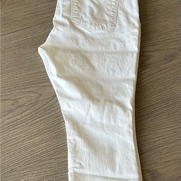 LOFT Denim - LOFT Women's Crisp White  Kick Crop Jeans.  Faint mark across thigh. See photo
